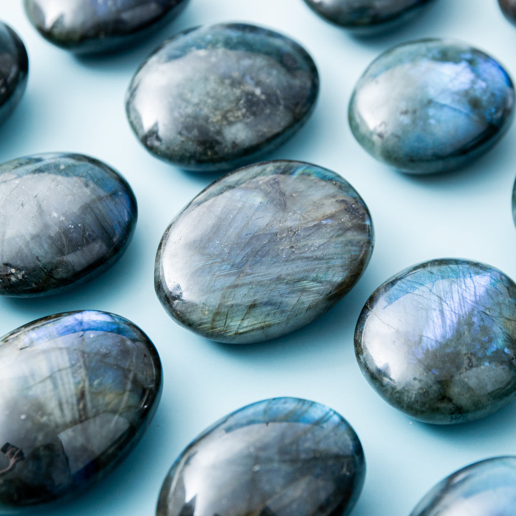 Labradorite Plam Stone - 4-5cm