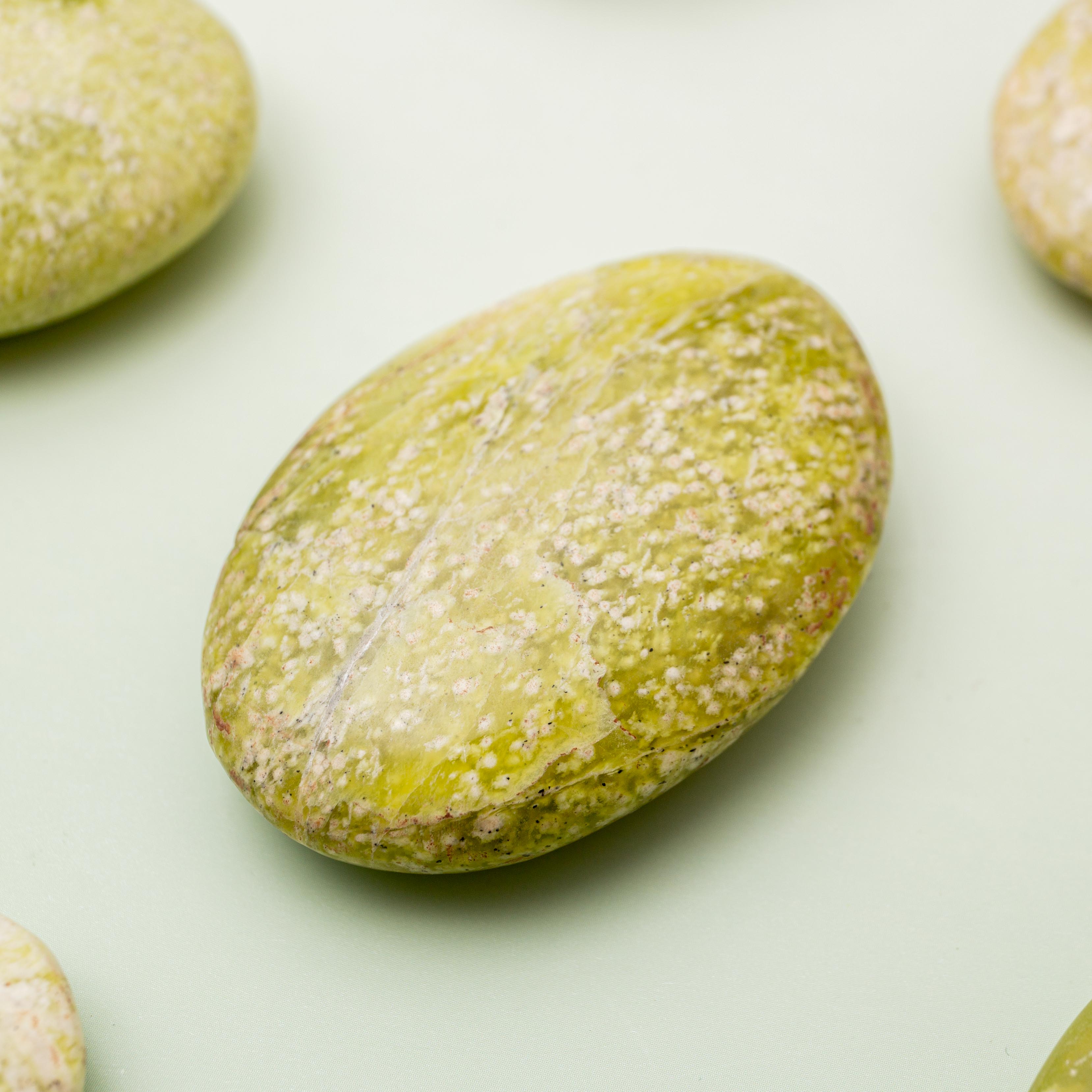 Serpentine Palm Stone - 5cm (M)