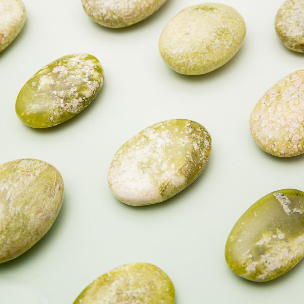 Serpentine Palm Stone - 4cm (S)