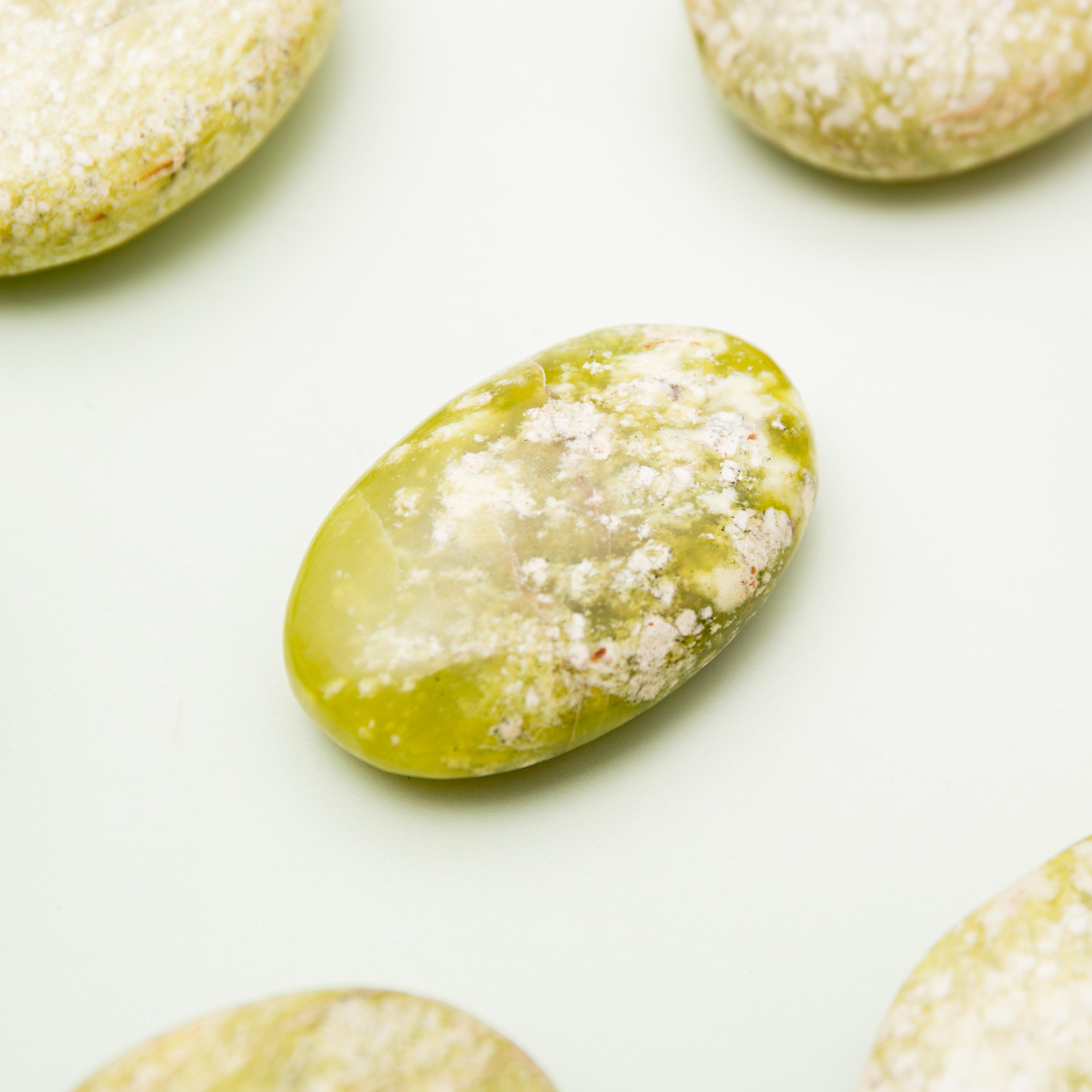 Serpentine Palm Stone - 4cm (S)