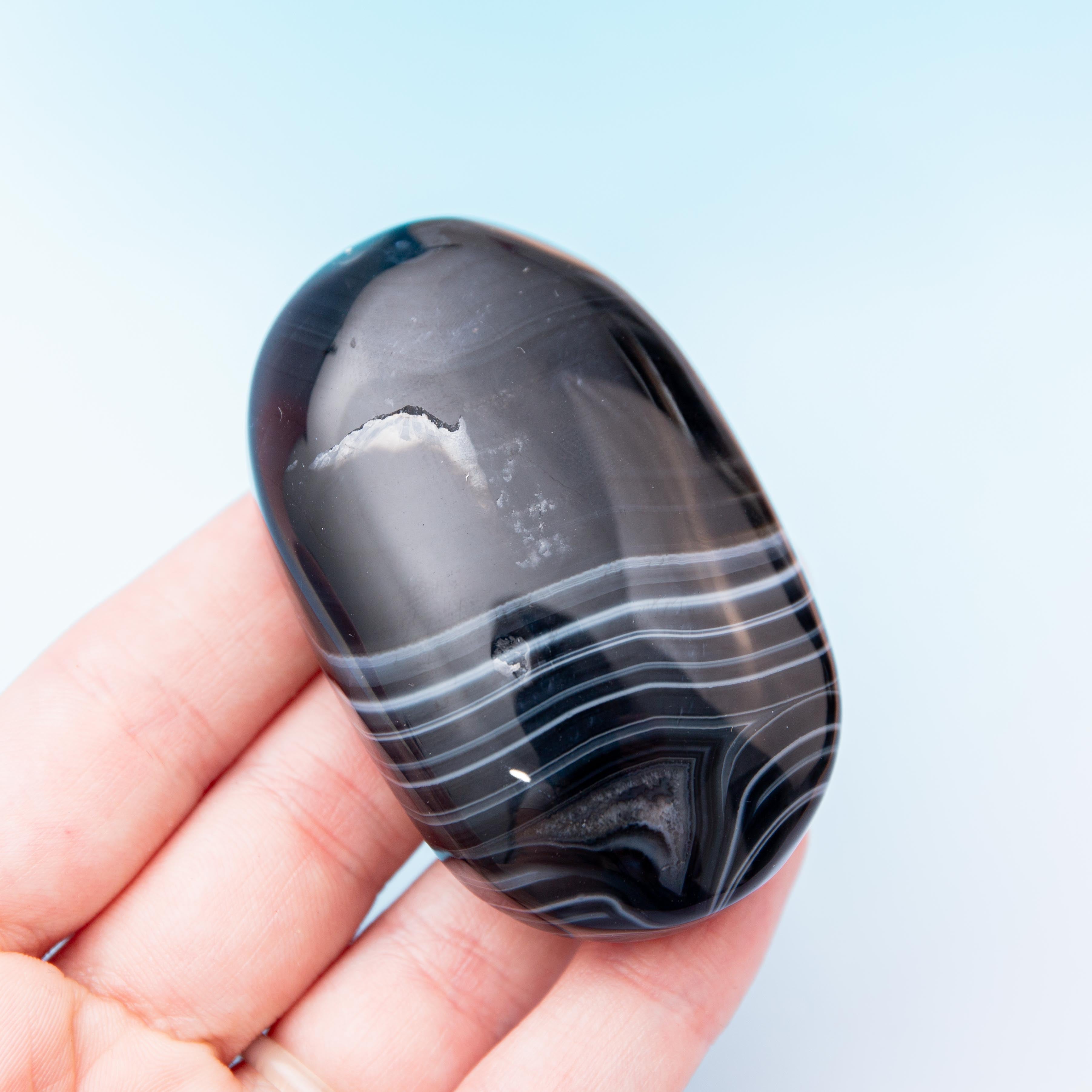 Black Agate Palm Stone - 6cm/92g (C)