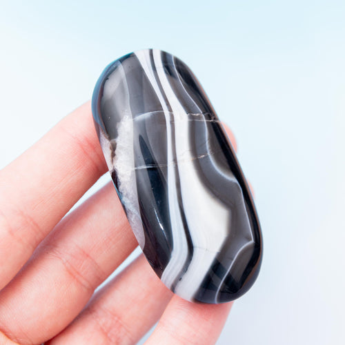 Black Agate Palm Stone - 6cm/45g (D)