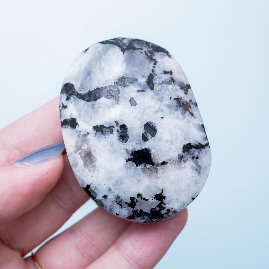 White Moonstone Palm Stone - 81g/5cm (B)