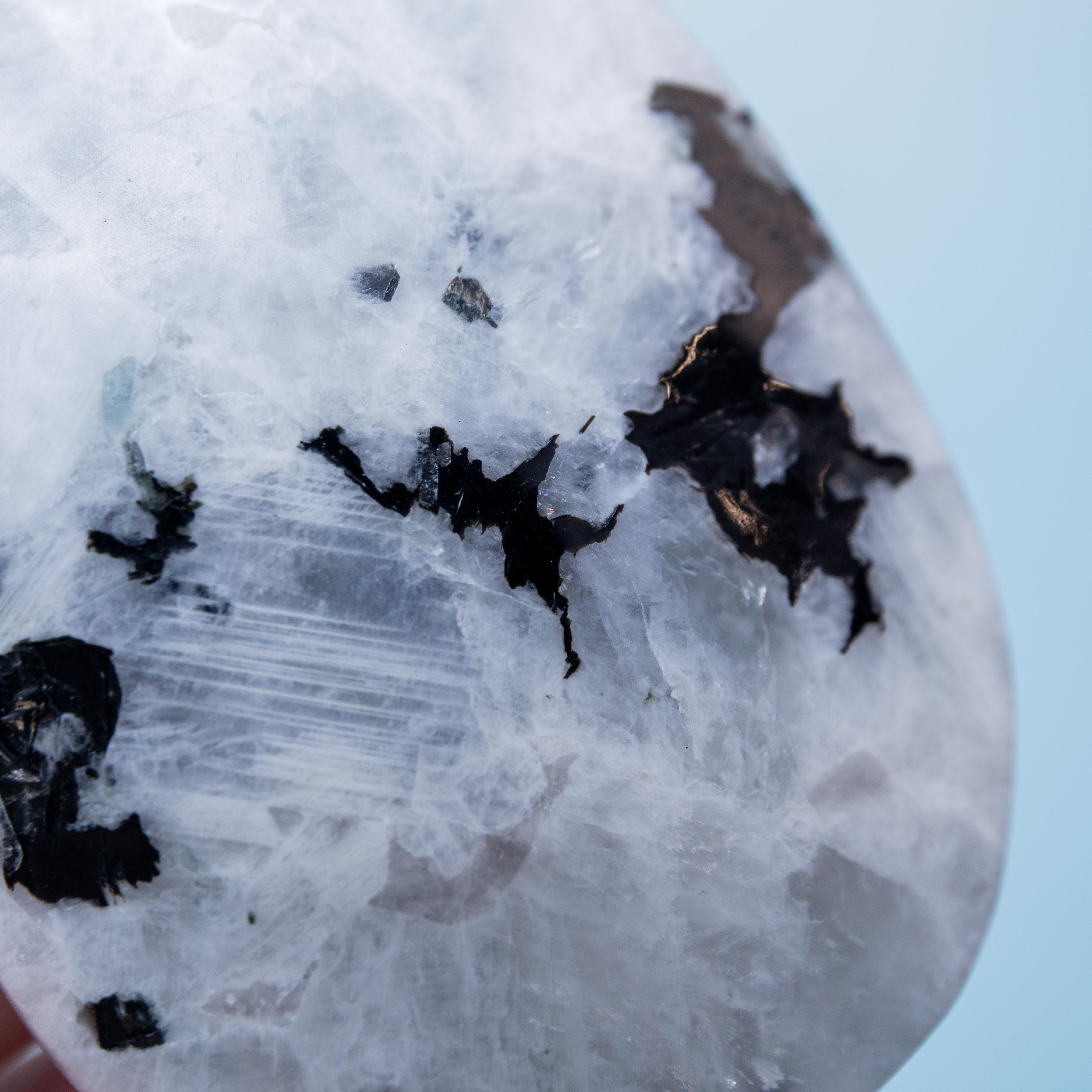 White Moonstone Palm Stone - 81g/6cm (C)