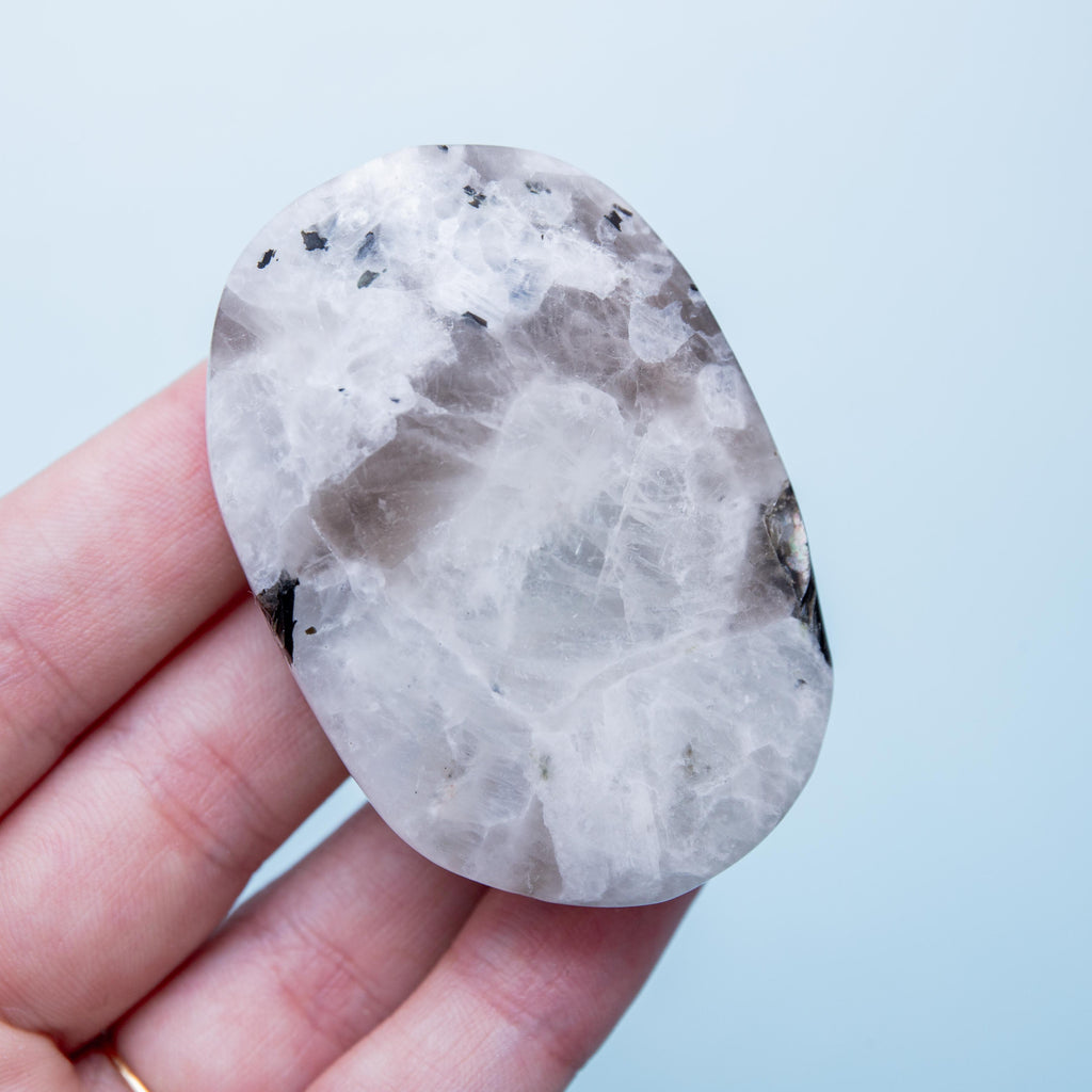 White Moonstone Palm Stone - 77g/5cm (D)