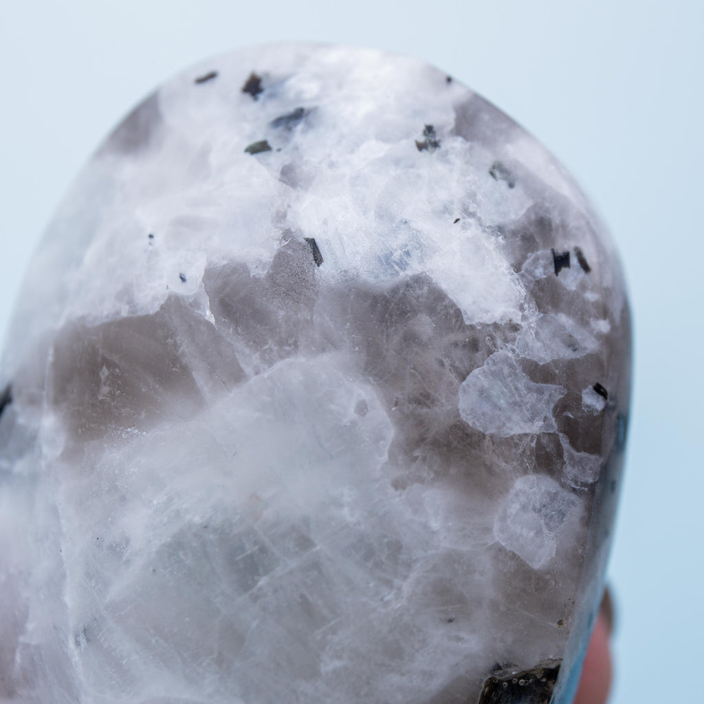 White Moonstone Palm Stone - 77g/5cm (D)