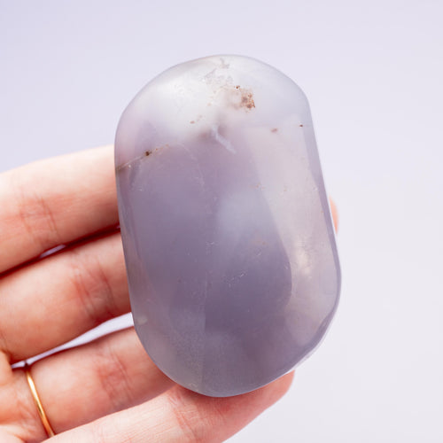 Blue Chalcedony Tumble Stone - 6 cm 75 gr (C)